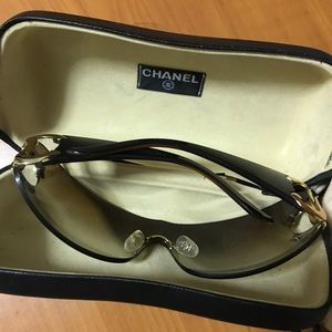 Authentic chanel sunglass